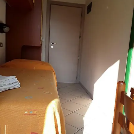 Elis Hotel